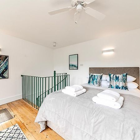 The Secret Kensington Garden Mews-2 Bedroom Full House-2 Train Lines- Spacious-Kings Road- Harrods -Chelsea Stadium-Private Small Patio London Eksteriør bilde