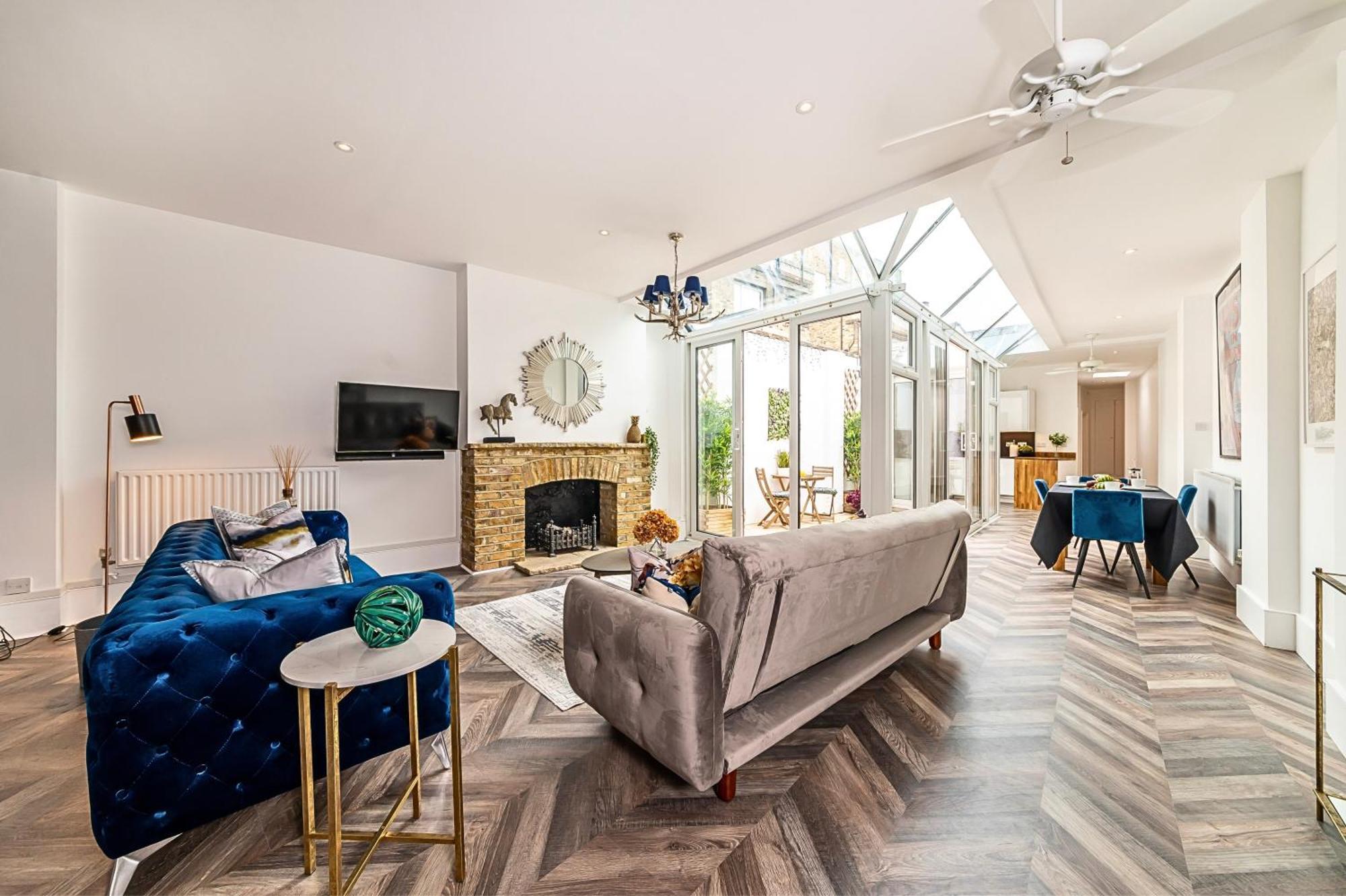 The Secret Kensington Garden Mews-2 Bedroom Full House-2 Train Lines- Spacious-Kings Road- Harrods -Chelsea Stadium-Private Small Patio London Eksteriør bilde