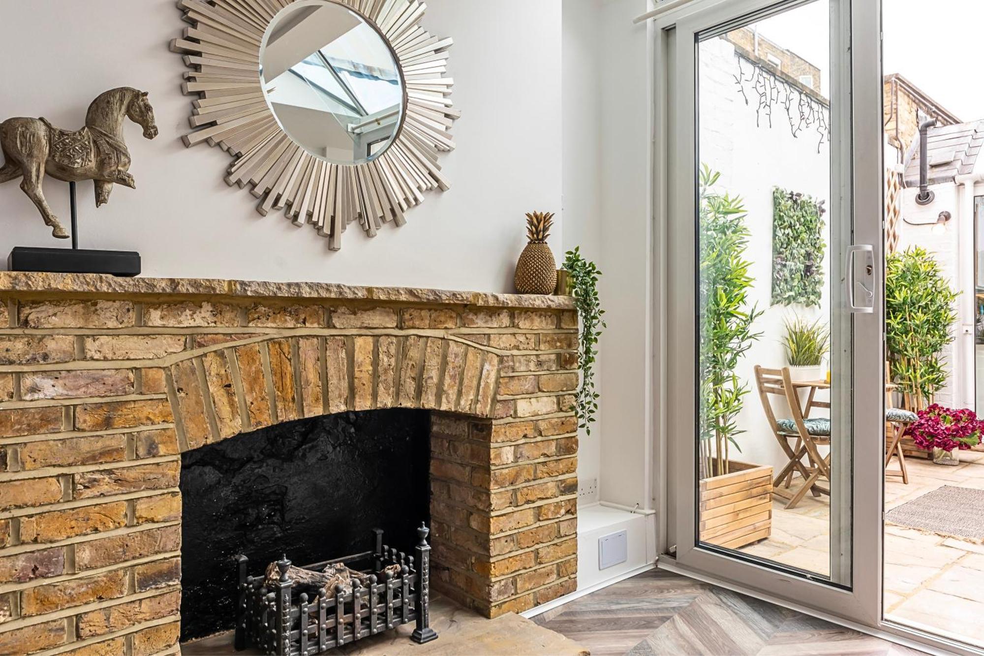 The Secret Kensington Garden Mews-2 Bedroom Full House-2 Train Lines- Spacious-Kings Road- Harrods -Chelsea Stadium-Private Small Patio London Eksteriør bilde