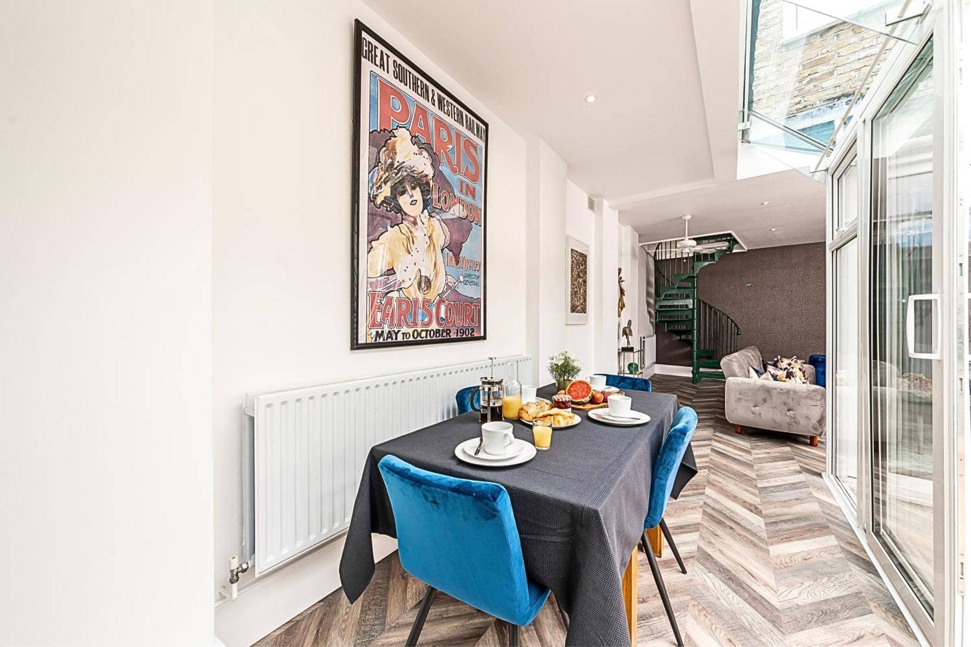 The Secret Kensington Garden Mews-2 Bedroom Full House-2 Train Lines- Spacious-Kings Road- Harrods -Chelsea Stadium-Private Small Patio London Eksteriør bilde