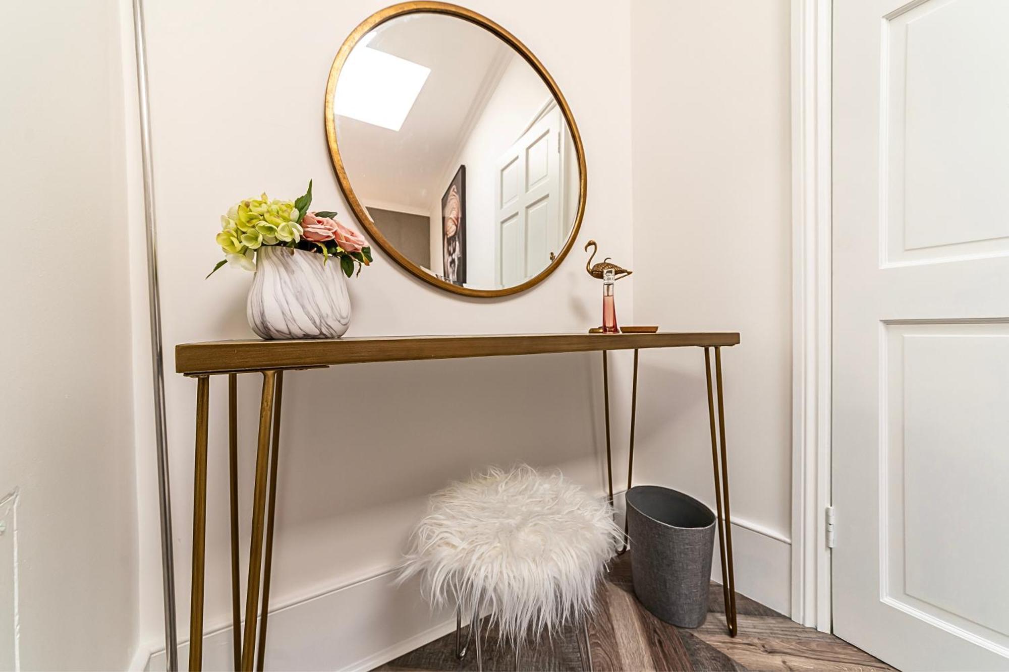The Secret Kensington Garden Mews-2 Bedroom Full House-2 Train Lines- Spacious-Kings Road- Harrods -Chelsea Stadium-Private Small Patio London Eksteriør bilde
