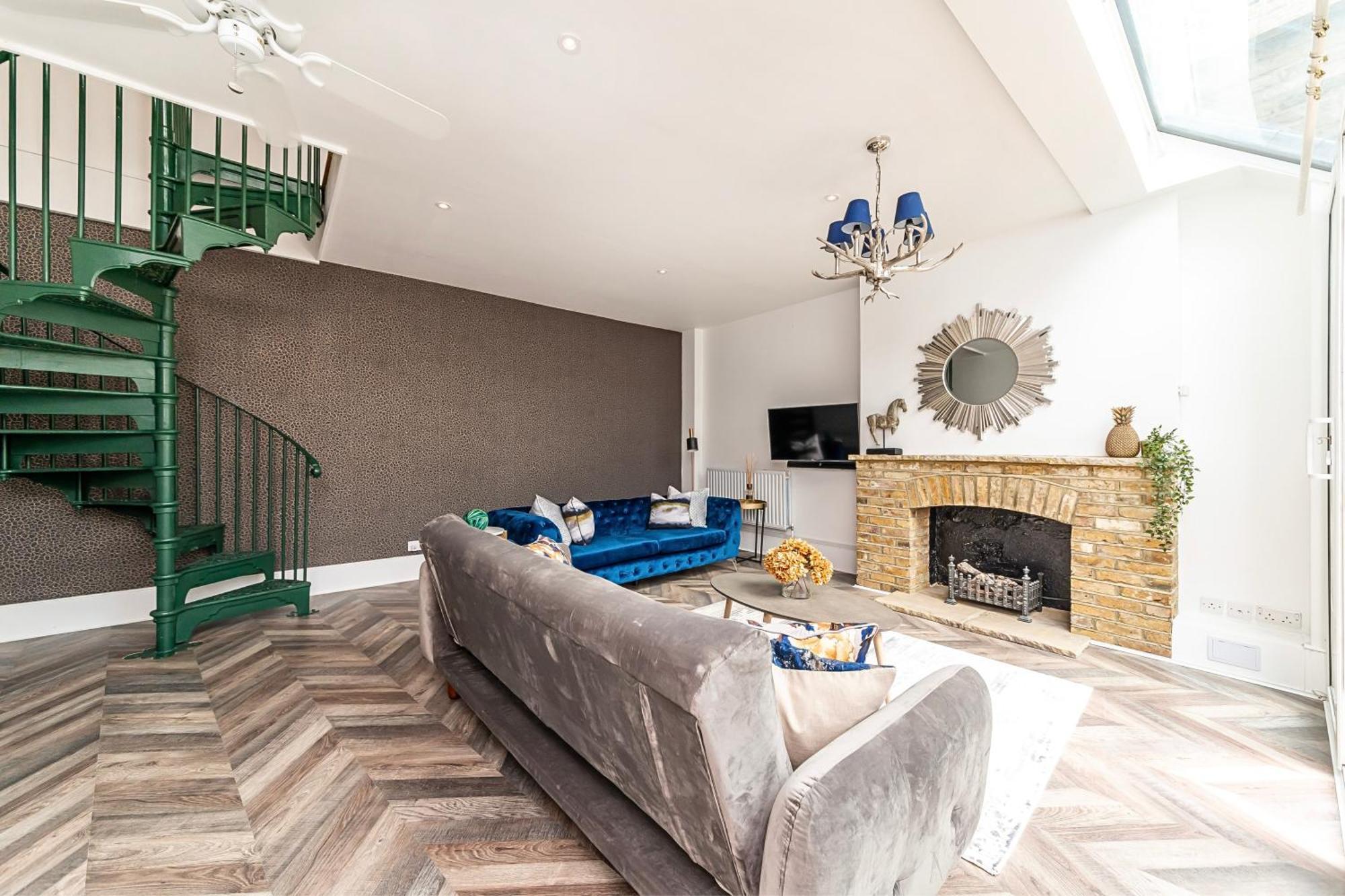 The Secret Kensington Garden Mews-2 Bedroom Full House-2 Train Lines- Spacious-Kings Road- Harrods -Chelsea Stadium-Private Small Patio London Eksteriør bilde